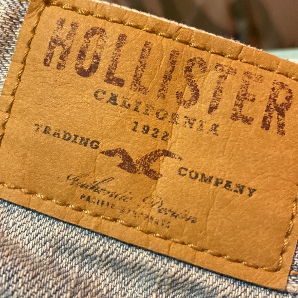 Great condition Hollister jean shorts - Picture 8 of 8